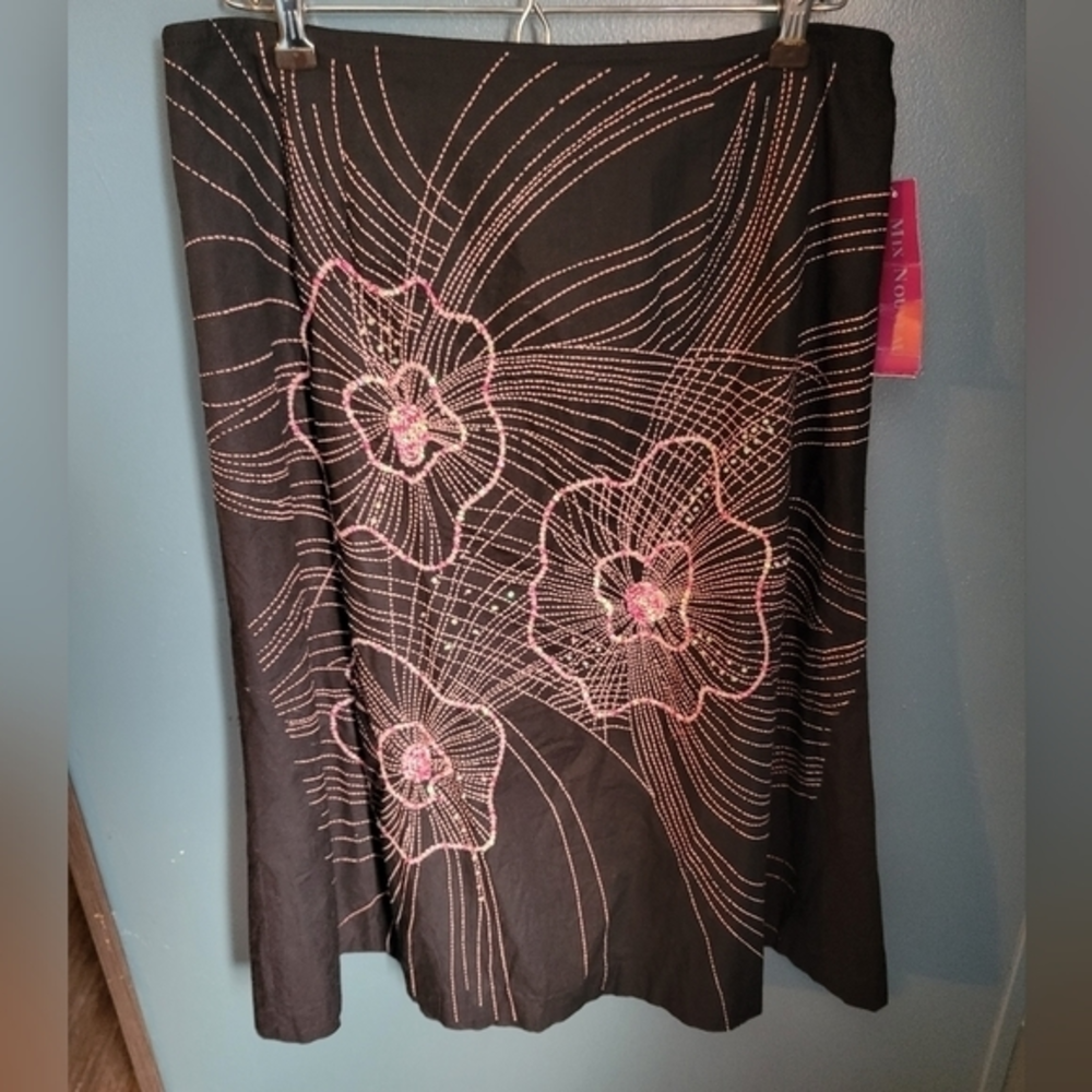 Mix Nouveau NWT size 10 sequined floral skirt‎